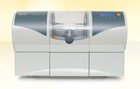 Computergesteuerte Fertigung der Kronen mit CEREC®.